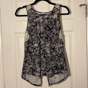 Lululemon black and off white running tank- size 6
